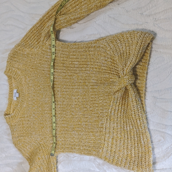 Like New Kensie Twist Hem Sweater - Picture 5 of 8